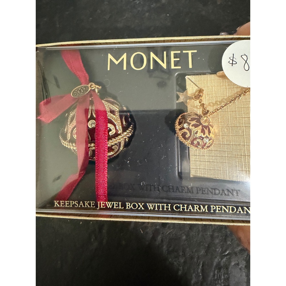 Monet 2008 Keepsake Jewel Box‎ with Charm Pendant Necklace Holiday Collectible